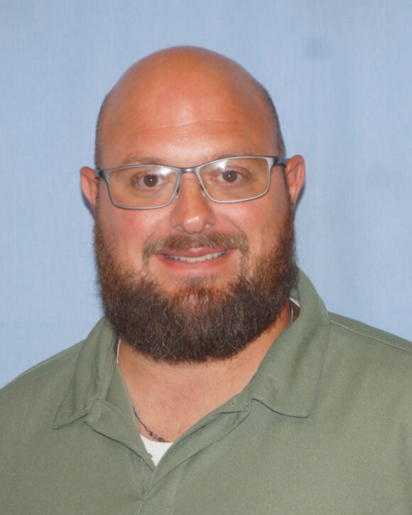 headshot-staff-moore-andrew